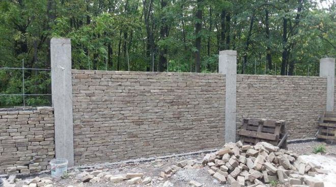 Cele mai populare tipuri de piatra pentru construirea de garduri