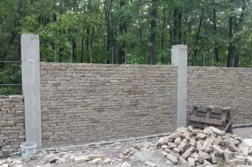 Cele mai populare tipuri de piatra pentru construirea de garduri