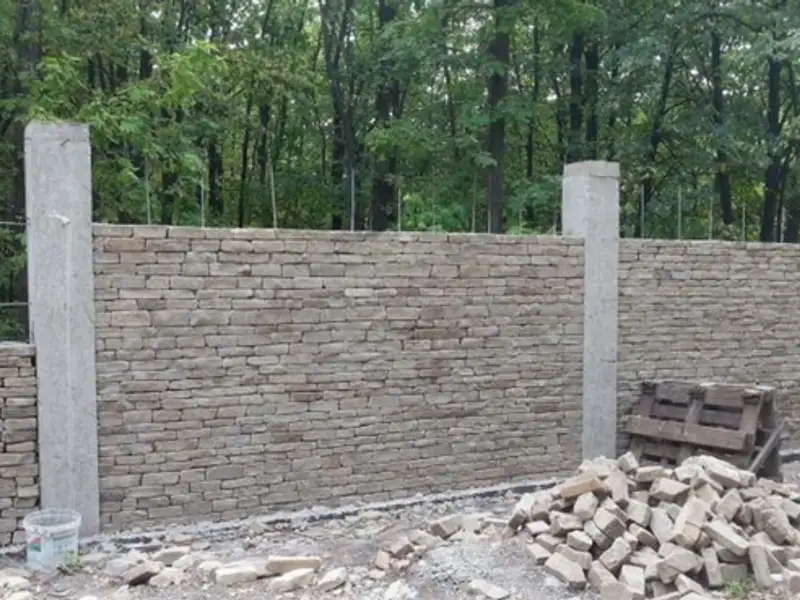 Cele mai populare tipuri de piatra pentru construirea de garduri