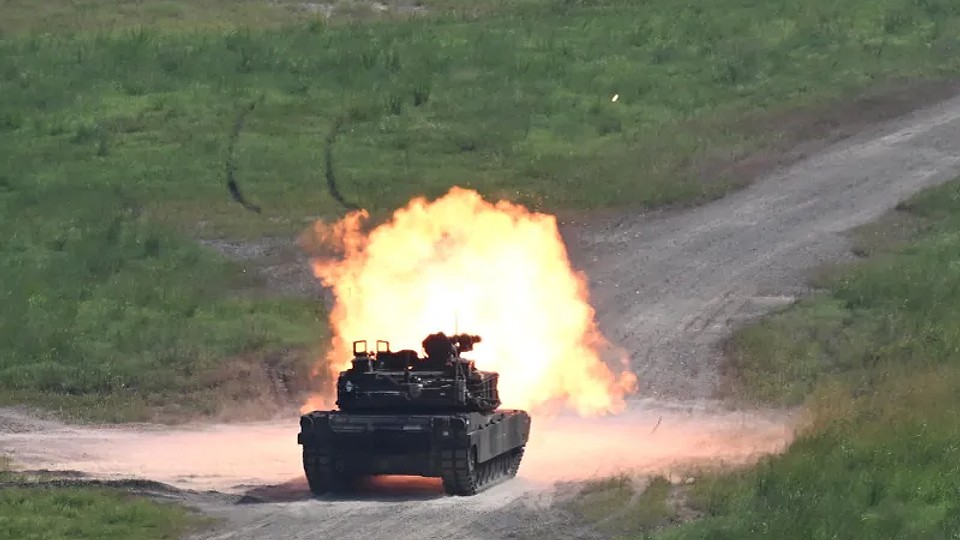 Polonia primește tancuri Abrams din SUA, în timp România mai așteaptă un an. Cine e vinovat?
