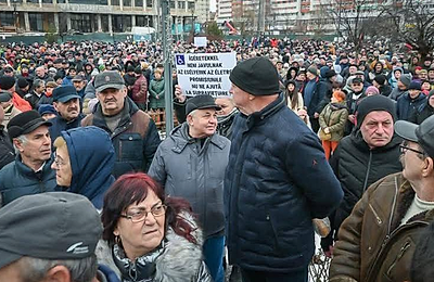 VIDEO | Ungurii din Gheorgheni, Miercurea-Ciuc și Odorheiu Secuiesc au luat taurul de coarne în România și au ieșit la protest față de măsurile Guvernului Bolojan: UDMR – Ajunge! Devine tot mai inacceptabil modul în care suntem tratați ca cetățeni