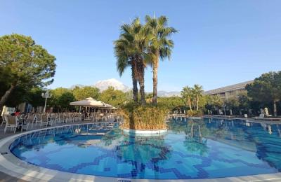 Alin Burcea, Paralela 45: 430.000 de români au venit în Antalya în vacanţă în acest an, potrivit cifrelor aeroportului local, însă e greu de crezut. Pachetele pe Antalya s-au scumpit şi nu estimăm creşteri pentru anul viitor