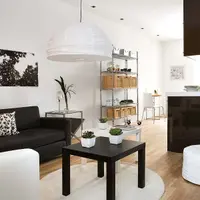 Apartament amenajat la demisol sau cum sa imbini utilul cu placutul in 45 mp