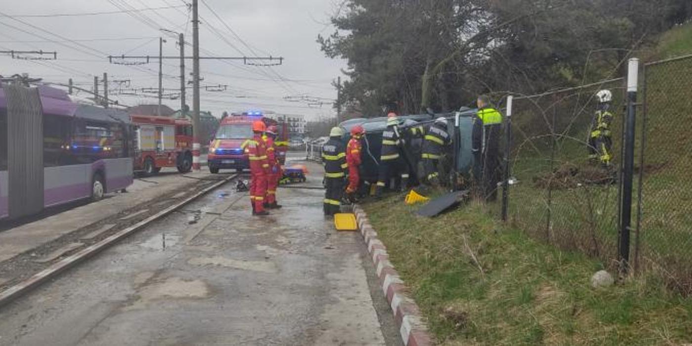 Accident rutier pe podul de pe strada Aurel Vlaicu din Cluj-Napoca