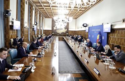 Ciolacu: Când am venit la Guvern nu am avut nici bagheta lui Harry Potter, nu am avut nici lampa lui Aladin / România nu se află într-o criză economică. România are o creştere economică constantă