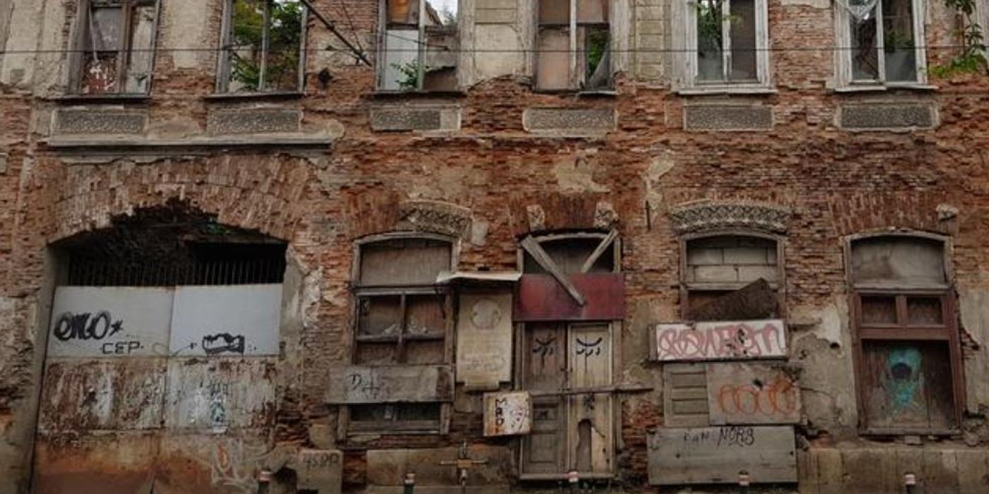 Primăria Botoșani mărește impozitele cu 400% pentru clădirile aflate în stare de degradare