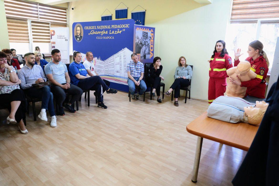 Cadrele didactice din unitățile de învățământ clujene vor lua parte la cursuri de prim ajutor calificat
