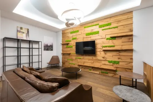 Cum să creezi un living modern cu accente naturale și mobilier de calitate