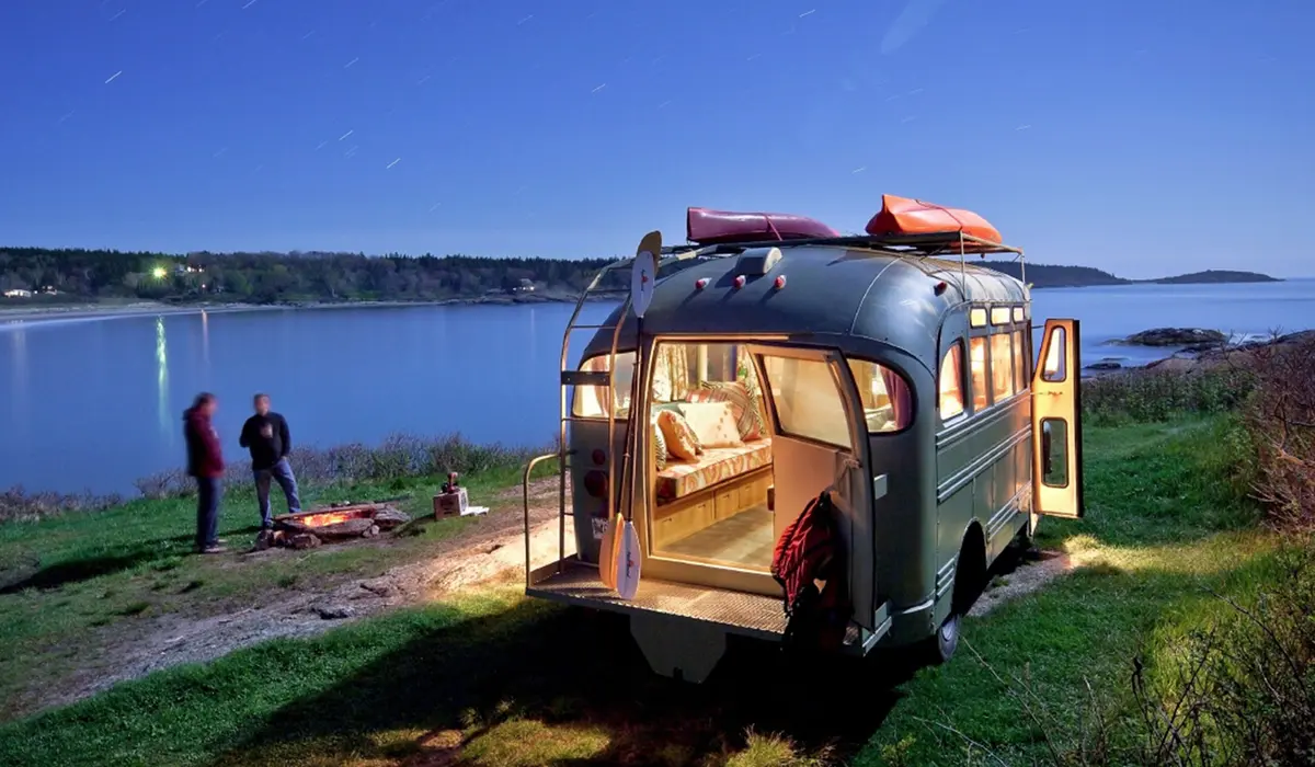 Un minibus din 1959 devine o casa pe roti foarte cocheta