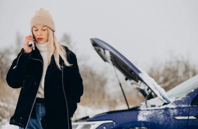 Îngrijirea bateriei auto iarna: Sfaturi pentru prevenirea descărcării la ger