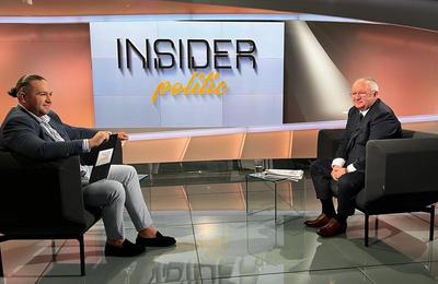 Porumboiu: Domnul prim-ministru face pe croitoraşul cel viteaz-taie, taie, taie! Prin facilităţile pentru construcţii şi agricultură se stabilizase relaţia cu forţa de muncă. Dacă un angajat avea 5.000 de lei brut, lua 4.000 de lei în mână.Vor pleca iar