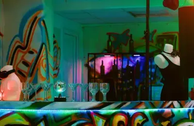 Graffiti and Urban Art in Bar Design: Useful Tips