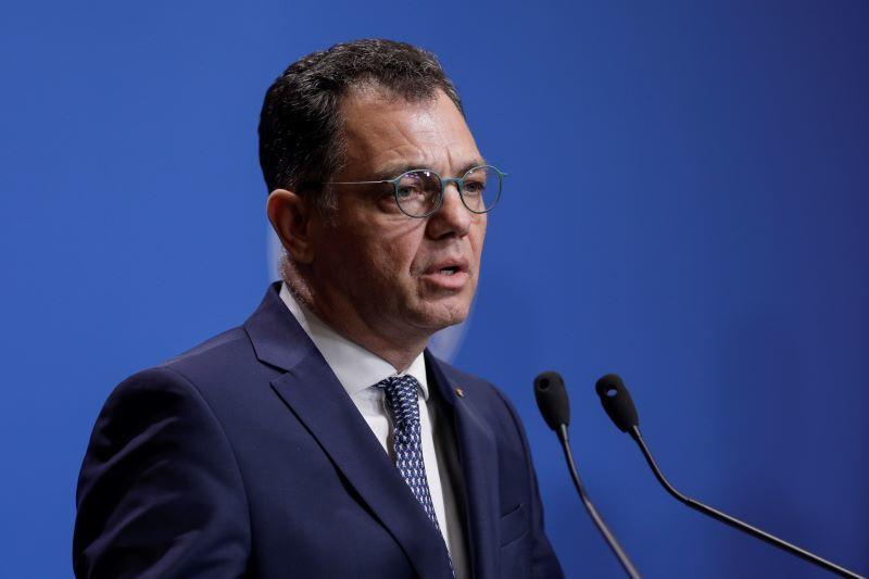 Ministrul Economiei, Ştefan Radu Oprea: Încă nu s-a desfăşurat licitaţia pentru plaje. 1 Mai bate la uşă / O concesiune pe termen scurt înseamnă costuri mai mari, să mu ne mirăm că ajunge şezlongul să coste 100 de lei