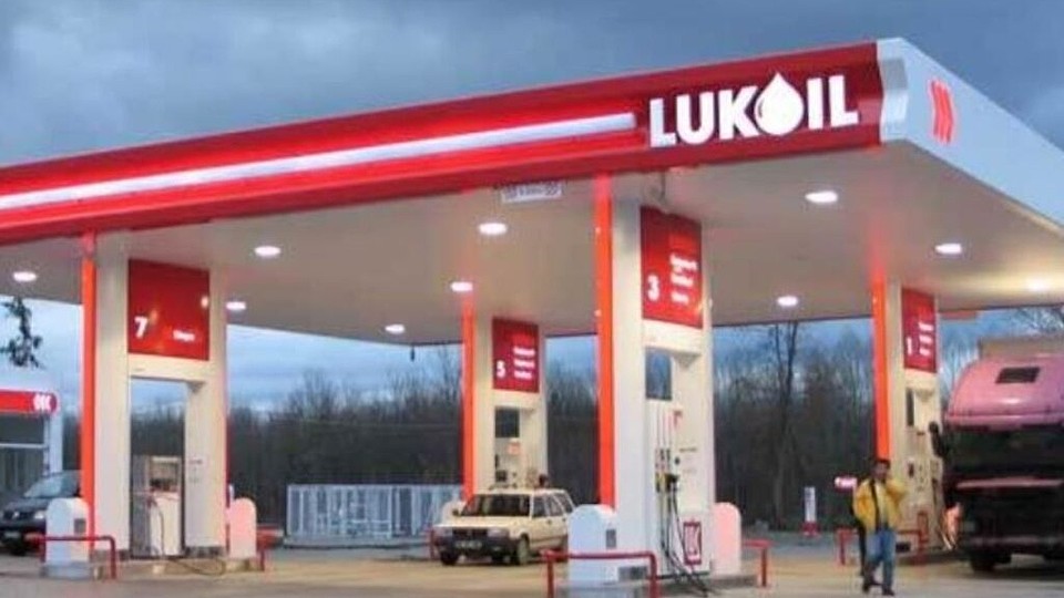Lovitură pe piața petrolului – Lukoil își vinde activele internaționale, după sancțiunile impuse de SUA