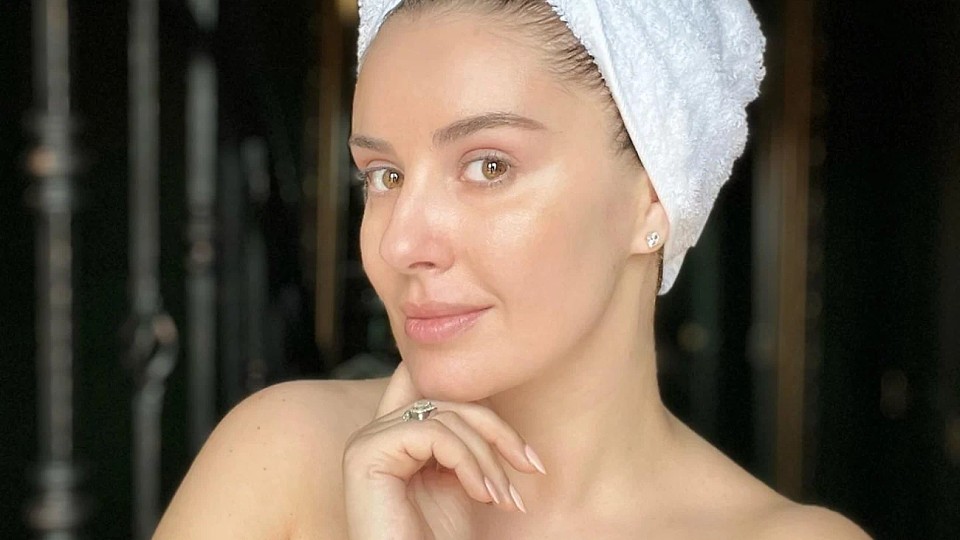 Ce face Daiana Anghel pentru un ten luminos