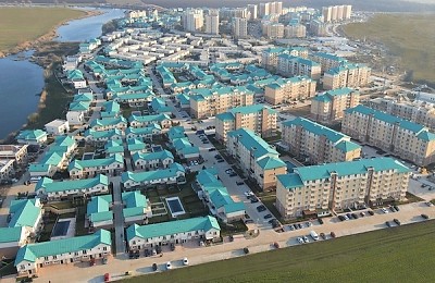 Cosmopolis a vândut mai multe locuințe în 2025 decât Târgu Jiu, Tulcea, Deva sau Reșița
