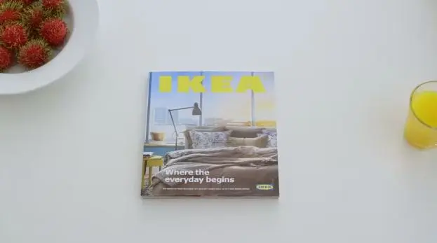 Noul catalog IKEA parodie la produsele Apple