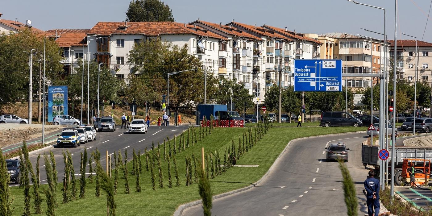 NEPI Rockcastle a inaugurat cel mai nou bulevard al Craiovei, investiţie de peste 10 milioane de euro, care facilitează traficul în zona Promenada Craiova. Mall-ul Promenada Craiova, construit de dezvoltator, va fi deschis pe 5 octombrie