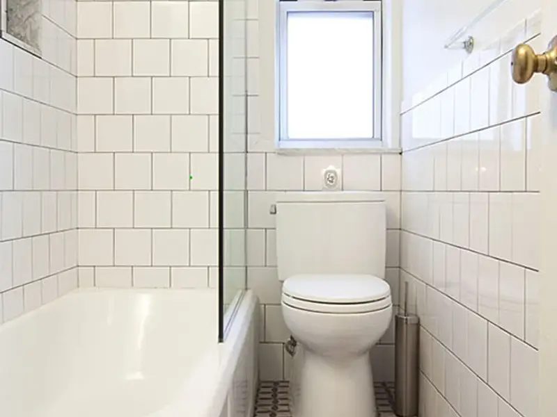 Renovare de baie – simplitate cu un aspect fresh