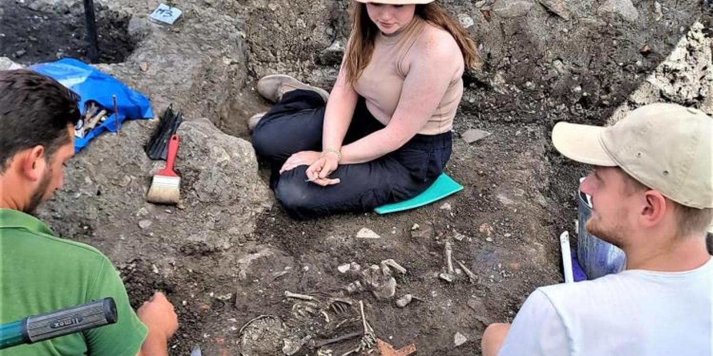 Descoperire uimitoare! 3 schelete umane, vechi de peste 1000 de ani, au fost descoperite în Alba Iulia