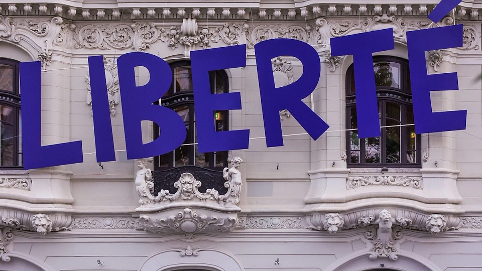 La Mița Biciclista celebrează Ziua Franței cu LIBERTÉ – un manifest vizual și gustativ dedicat libertății
