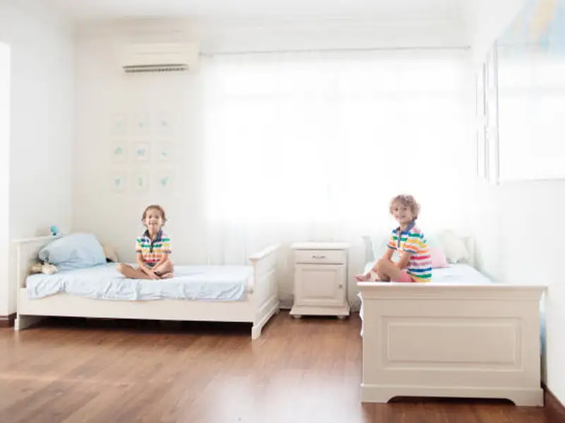 Amenajarea camerei pentru gemeni: un spațiu confortabil pentru doi
