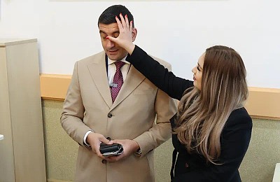 Bloomber: Victoria lui Simion aruncă România în criză. Crin Antonescu sau Dan, rezultate optimiste
