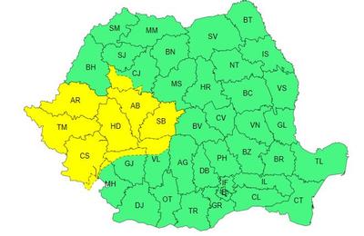 Cod galben de ploi și vijelii valabil până mâine, 26 iunie, în Cluj și alte județe din țară
