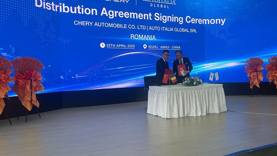 Corespondență Shanghai 2025: Auto Italia devine distribuitor oficial Chery în România / Galerie foto / Video crash-test