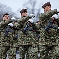 Armată obligatorie în România. Cine cere asta după alegeri