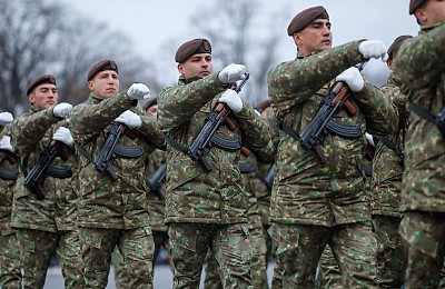 Armată obligatorie în România. Cine cere asta după alegeri