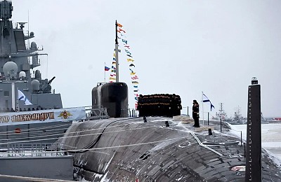 Submarin al Rusiei ia în raza de atac portavionul USS Gerald Ford. Urmează o vânătoare de 24 ore