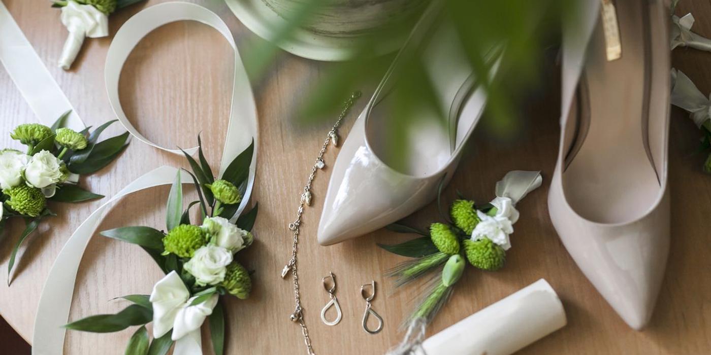 Cerceii de mireasă – modele care completează perfect rochia