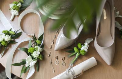 Cerceii de mireasă – modele care completează perfect rochia