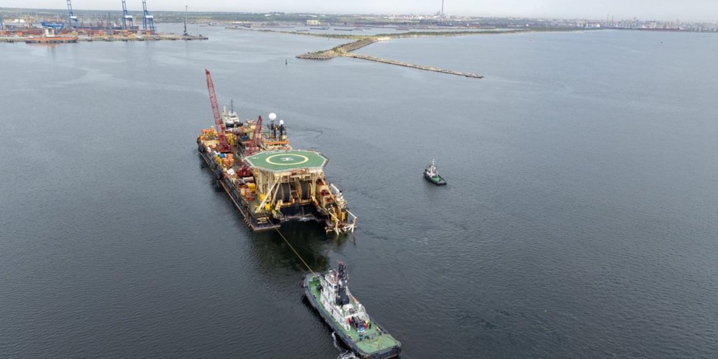 Neptun Deep intră în faza de execuție majoră: O flotă de 50 de nave începe montarea coloanei vertebrale a proiectului