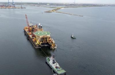 Neptun Deep intră în faza de execuție majoră: O flotă de 50 de nave începe montarea coloanei vertebrale a proiectului