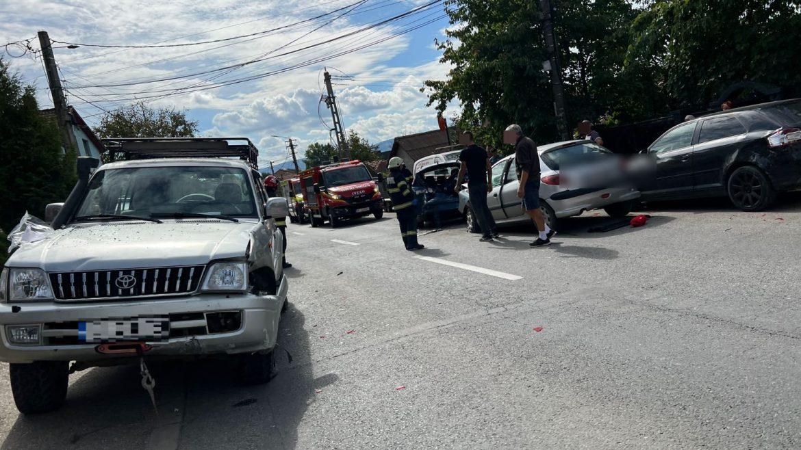 Accident rutier, miercuri după-amiaza pe strada Oașului din Cluj-Napoca. 5 mașini implicate, trei persoane au ajuns la spital