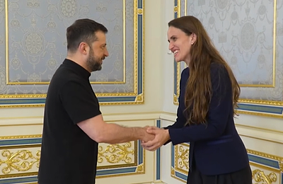 Zelenski ne mai aplică o lovitură: Ucraina nu permite cetățenia multiplă pentru românii din Cernăuți, sudul și nordul Basarabiei și Maramureșul Istoric. Etnicii polonezi vor beneficia de prevederile noii legi a cetățeniei multiple
