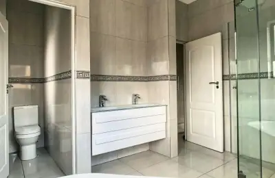 Choosing a Sink Faucet Based on Bathroom Style