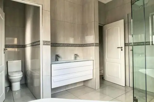 Cum alegi masca de la chiuvetă în funcție de stilul băii