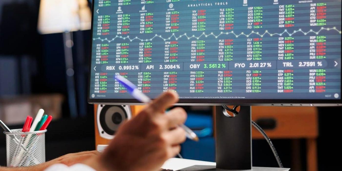 După un început bun de zi, bursa de la București închide pe roșu