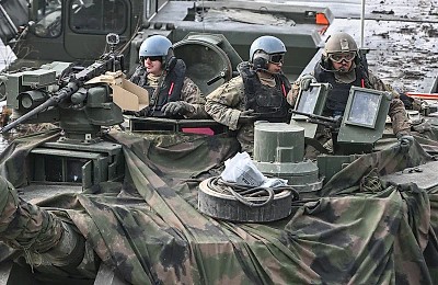 România, cea mai mare creștere a cheltuielilor militare. Mai vrem 5.000.000000€ de la UE pentru arme