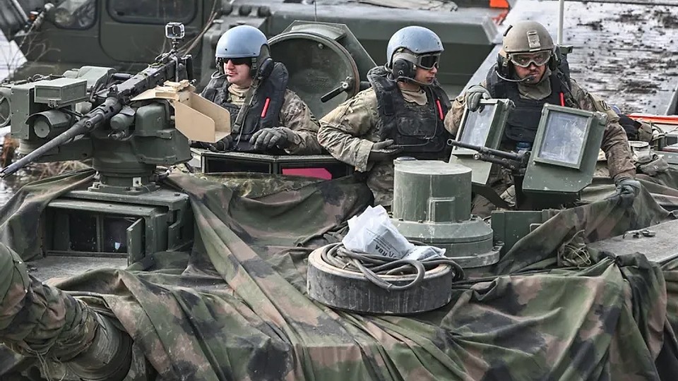 România, cea mai mare creștere a cheltuielilor militare. Mai vrem 5.000.000000€ de la UE pentru arme