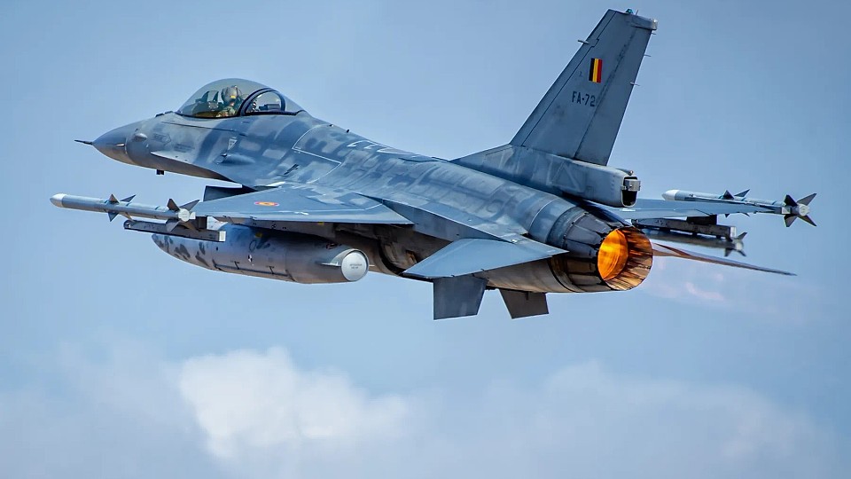 Armata a ridicat avioane de vânătoare F-16, pe fondul unui atac cu grupuri de drone rusești la granița României / Mesaj RO-Alert în Tulcea
