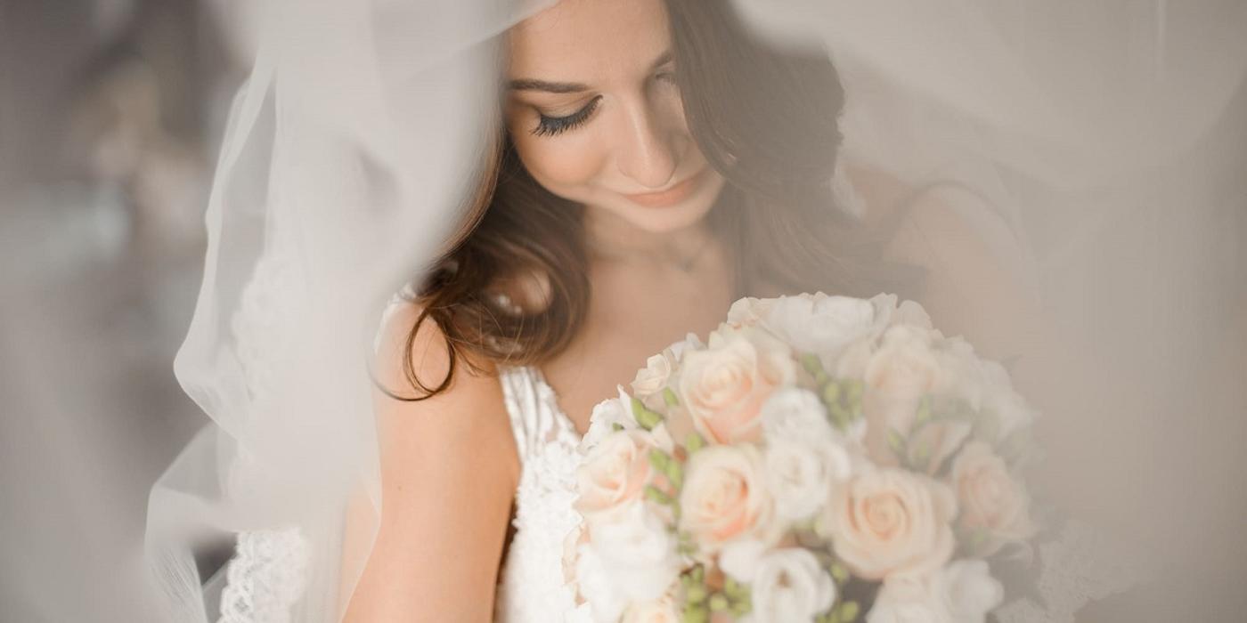 Obiceiuri tradiționale românești – ce este gătitul miresei și ce implică?