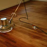 Cum reconditionati parchetul masiv