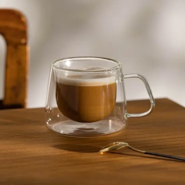 Cum alegi cana de cafea ideală pentru rutina zilnică