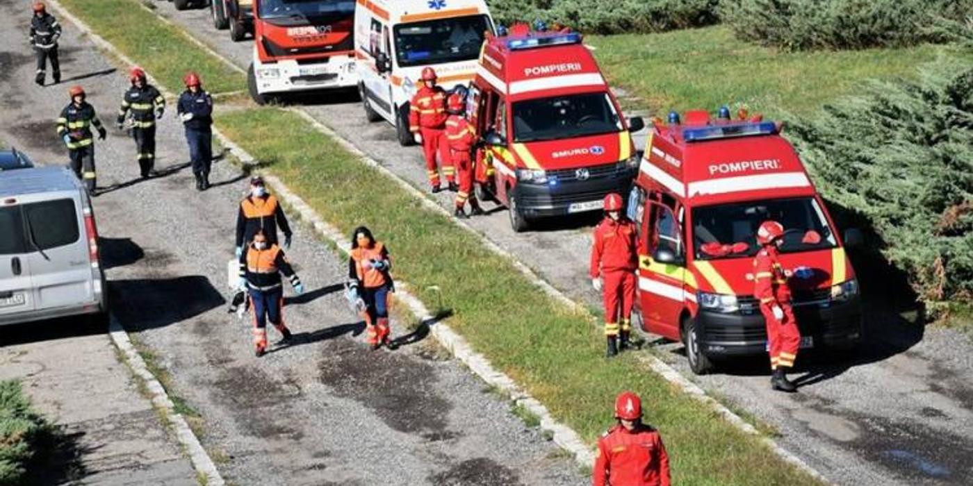 Exercițiu al pompierilor din Huedin, vineri, 18 octombie, la Liceul Teoretic „Octavian Goga” din oraș