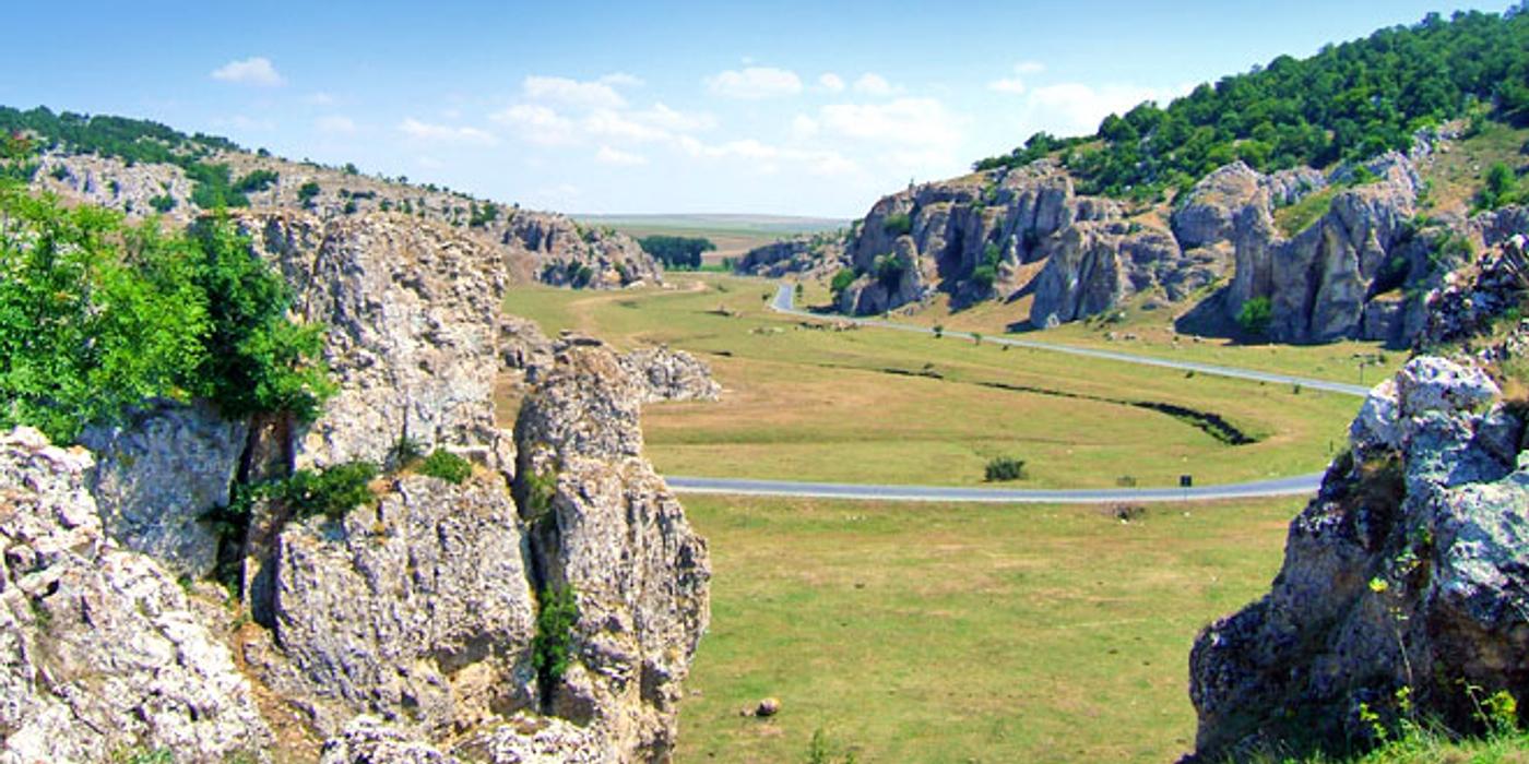 Cheile Dobrogei: o călătorie în timpul în care munții erau corali