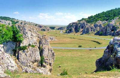 Cheile Dobrogei: o călătorie în timpul în care munții erau corali